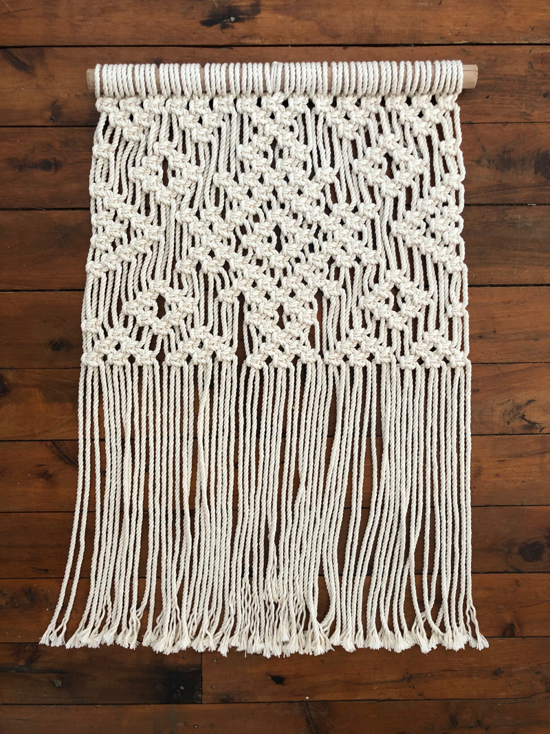 Intermediate "Navajo" Macrame Pattern